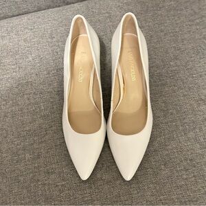 White Women's Pointed Toe Pumps -